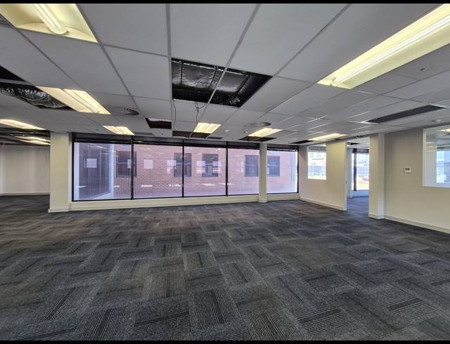 232M² OFFICE TO LET IN WAVERLEY